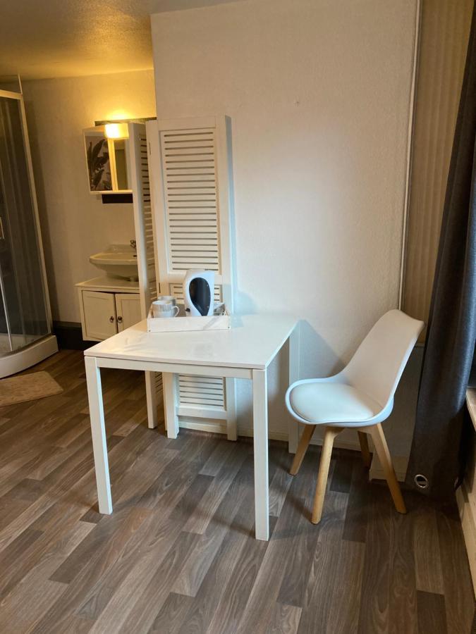 Gite D'Avalon Appartement 5 迪南 外观 照片