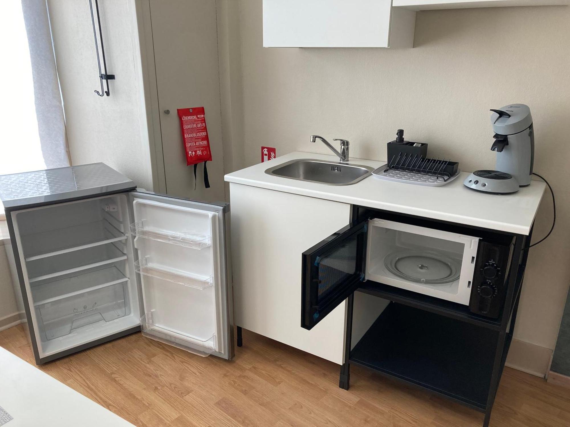 Gite D'Avalon Appartement 5 迪南 外观 照片