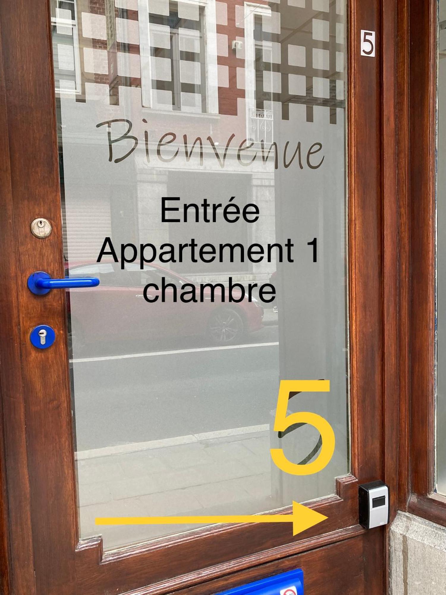 Gite D'Avalon Appartement 5 迪南 外观 照片